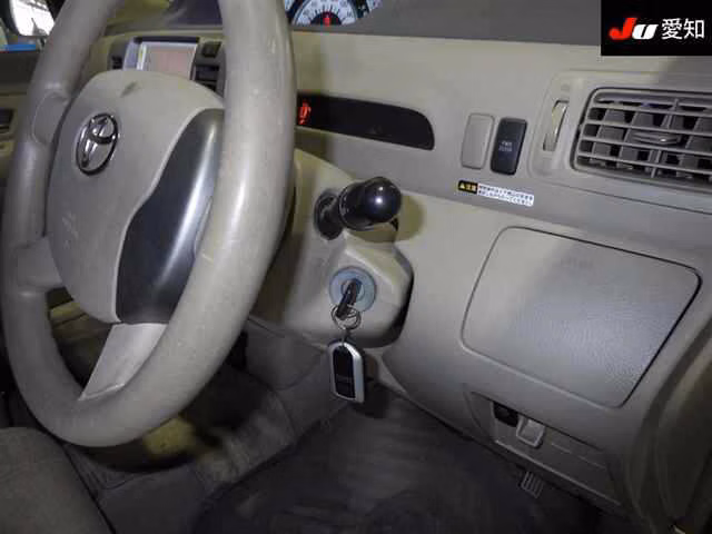 TOYOTA RAUM