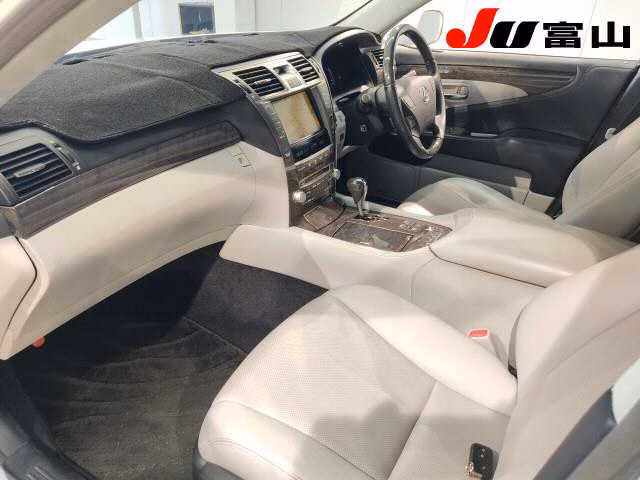 LEXUS LS600H