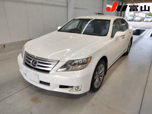 LEXUS LS600H