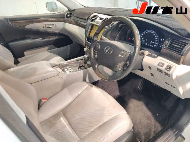 LEXUS LS600H