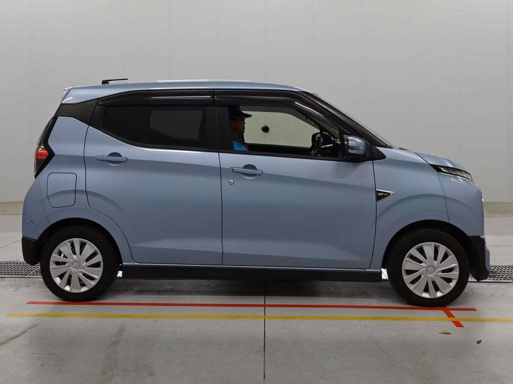 MITSUBISHI EK X EV