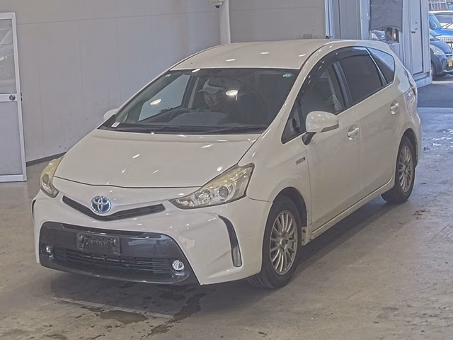 TOYOTA PRIUS ALPHA