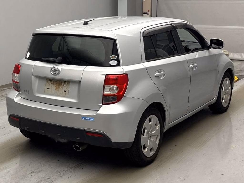 TOYOTA IST