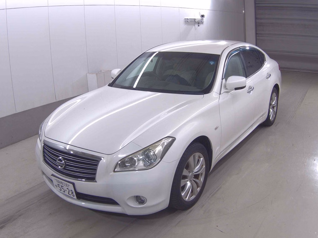 NISSAN FUGA