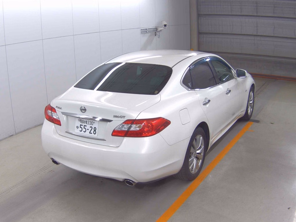 NISSAN FUGA