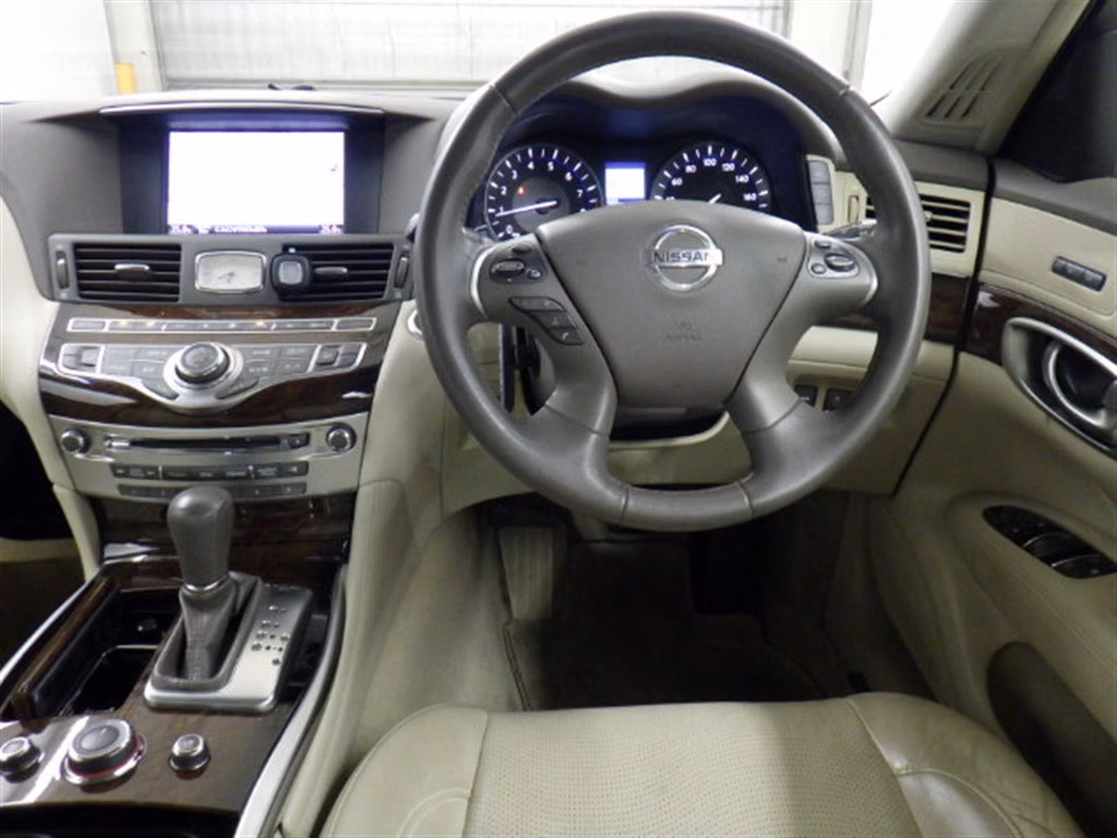 NISSAN FUGA