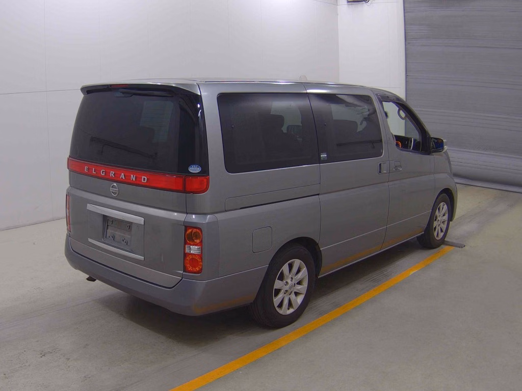 NISSAN ELGRAND