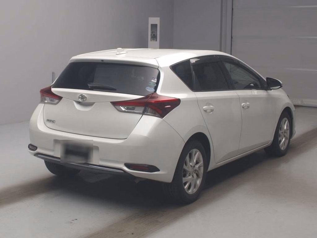 TOYOTA AURIS