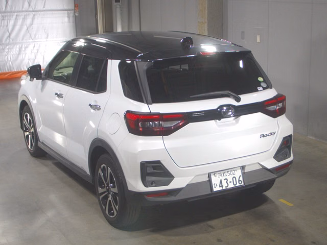 DAIHATSU ROCKY