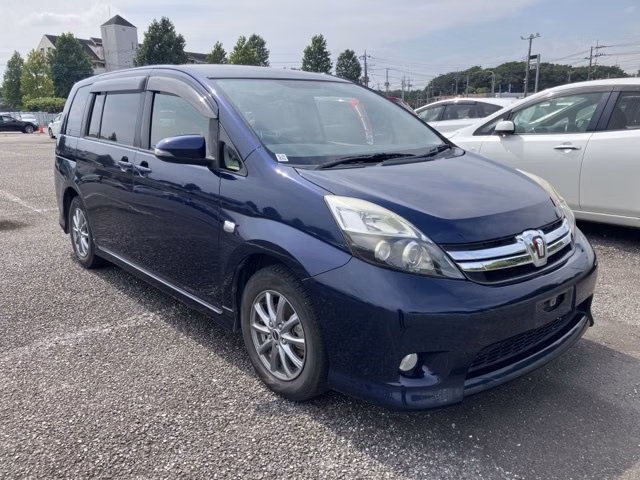 TOYOTA ISIS