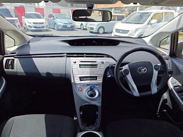 TOYOTA PRIUS