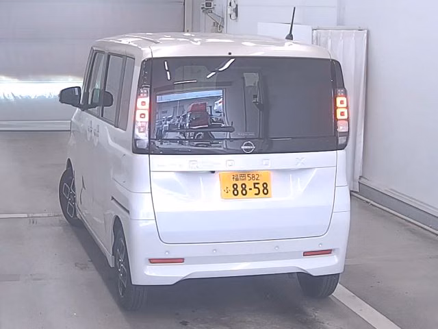 NISSAN ROOX