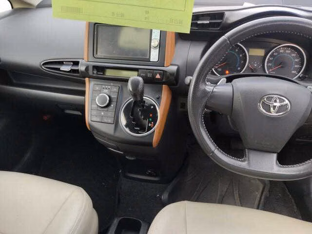 TOYOTA WISH