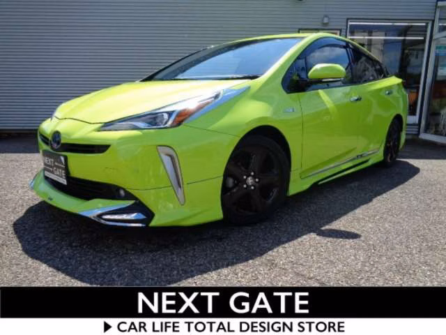 TOYOTA PRIUS