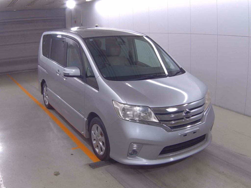 NISSAN SERENA