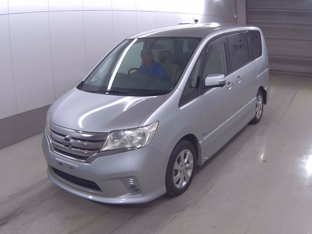 NISSAN SERENA