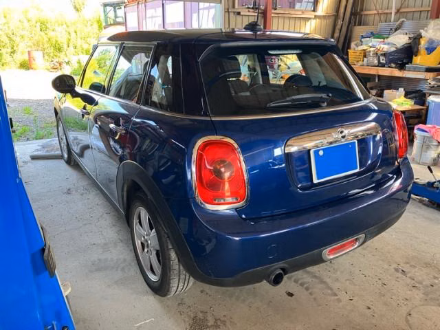 MINI HATCH