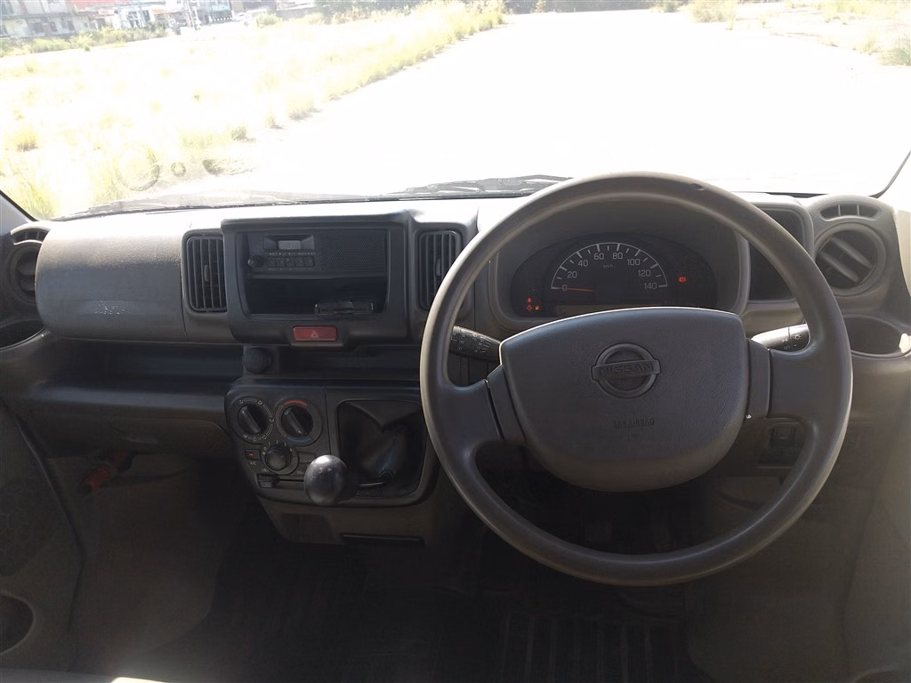 NISSAN NV100 CLIPPER