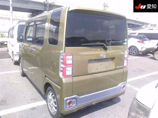 DAIHATSU WAKE