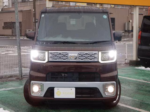 DAIHATSU WAKE