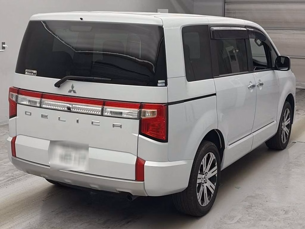 MITSUBISHI DELICA D:5