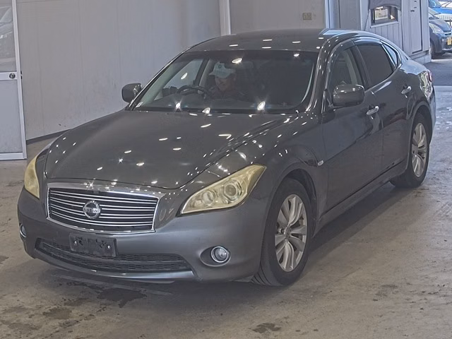 NISSAN FUGA