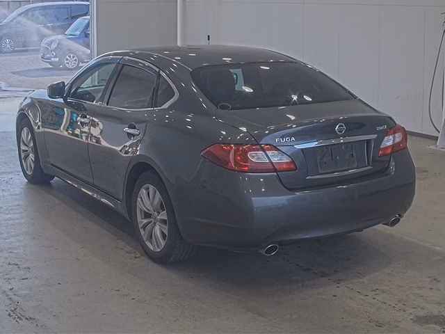 NISSAN FUGA