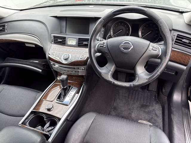 NISSAN FUGA