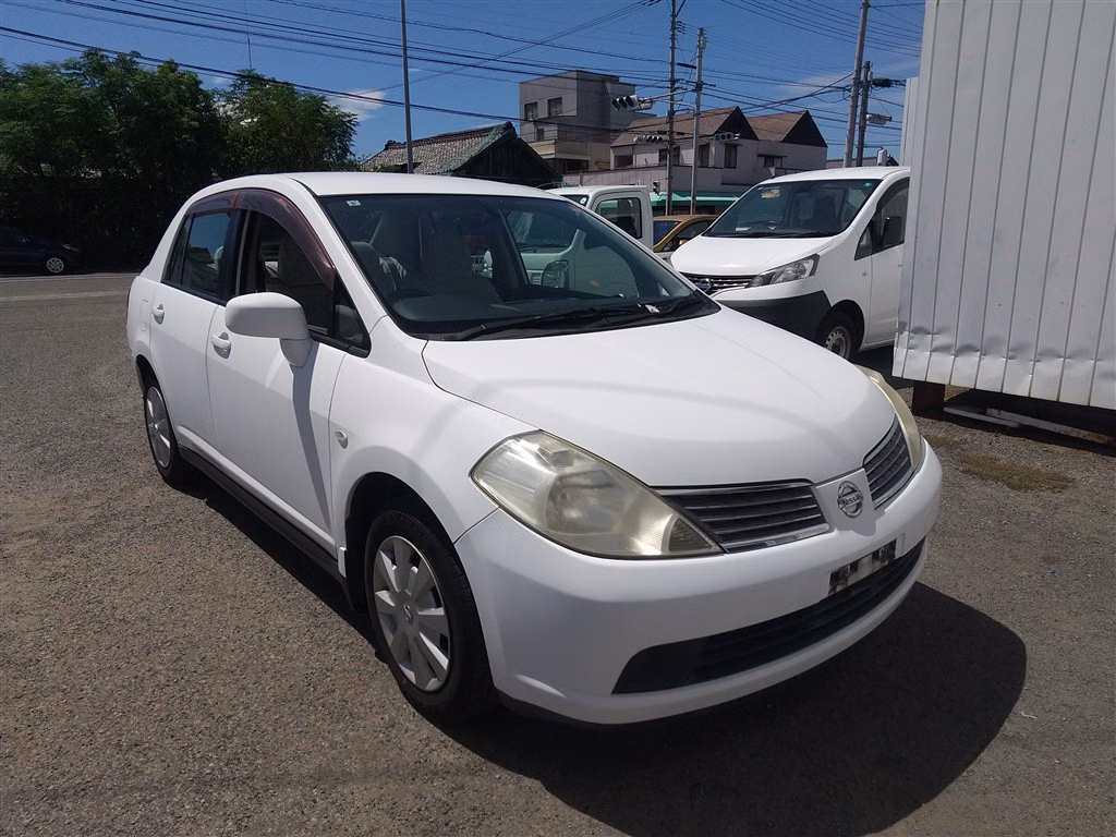 NISSAN TIIDA LATIO