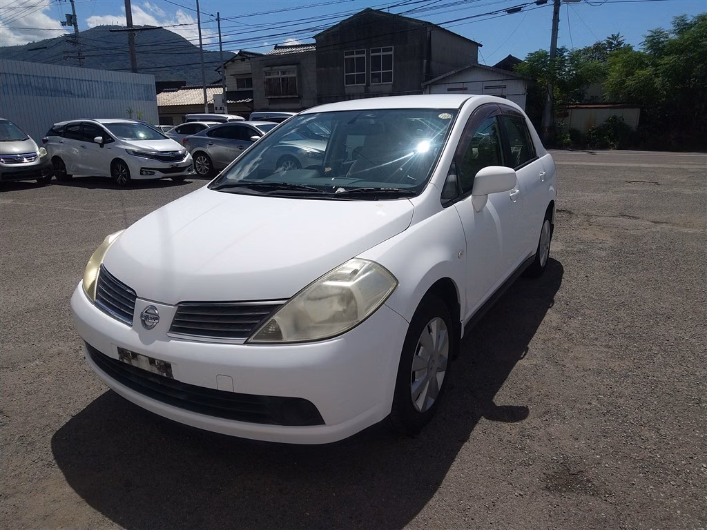 NISSAN TIIDA LATIO