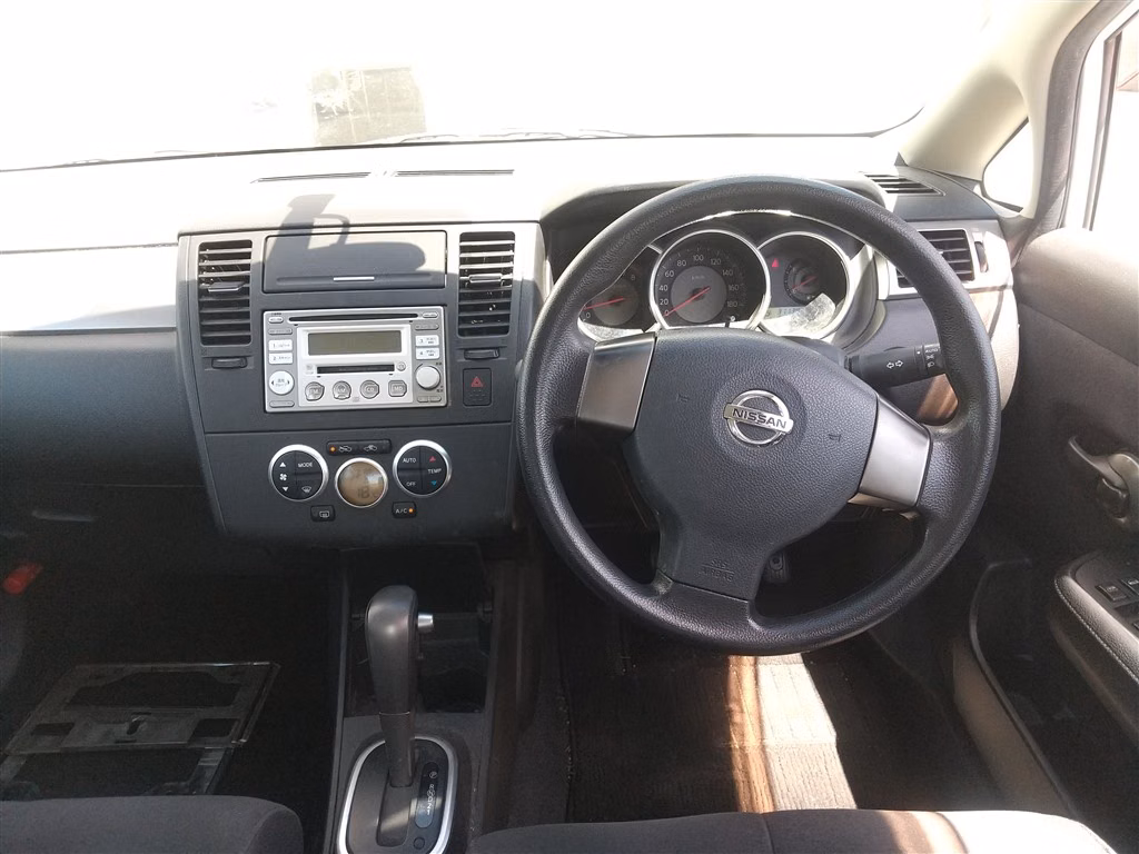 NISSAN TIIDA LATIO