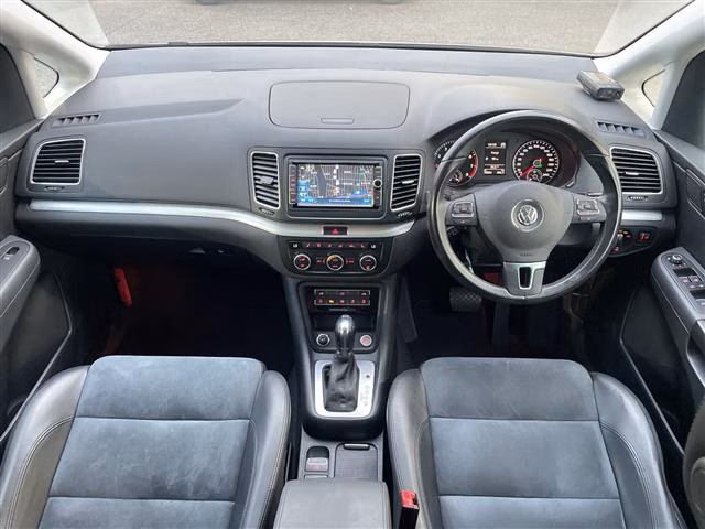 VOLKSWAGEN SHARAN