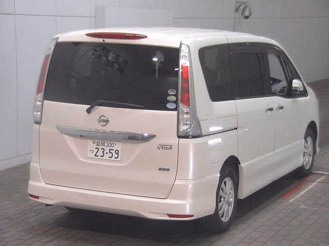 NISSAN SERENA