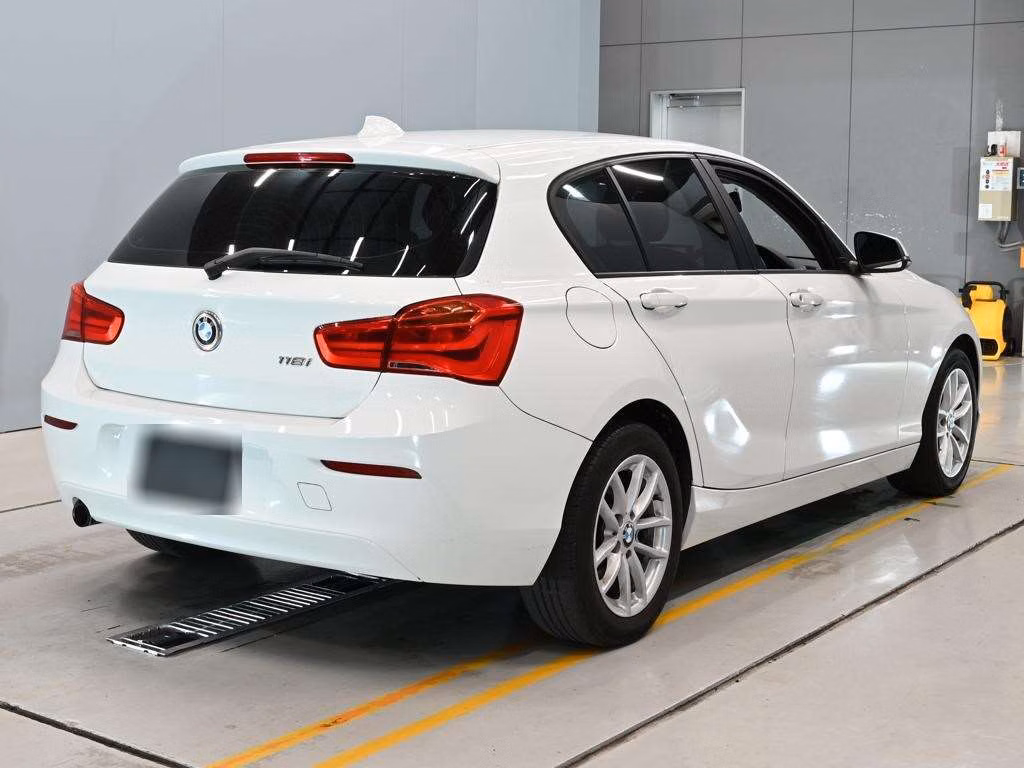 BMW 1-SERIES