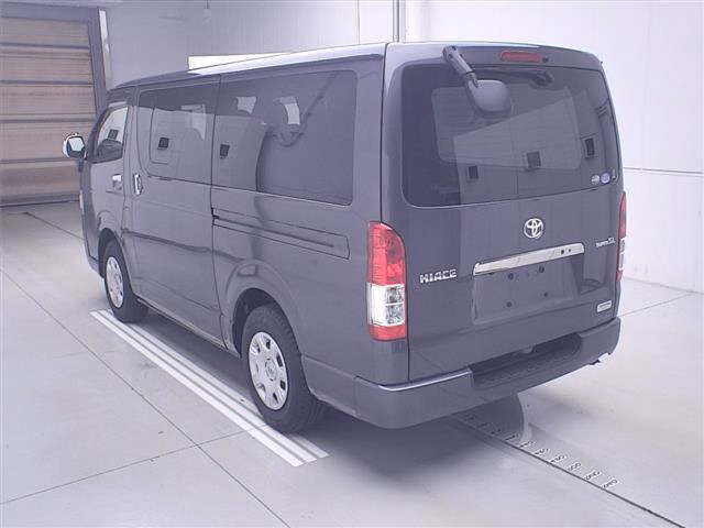 TOYOTA REGIUS ACE