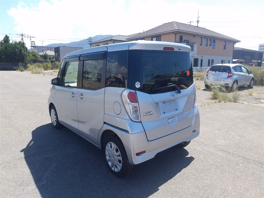 NISSAN DAYZ ROOX