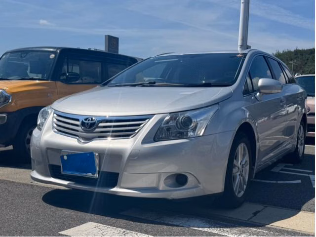 TOYOTA AVENSIS