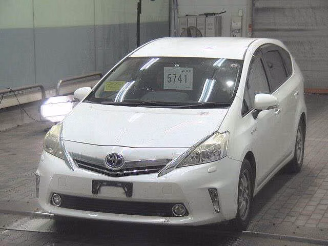 TOYOTA PRIUS ALPHA
