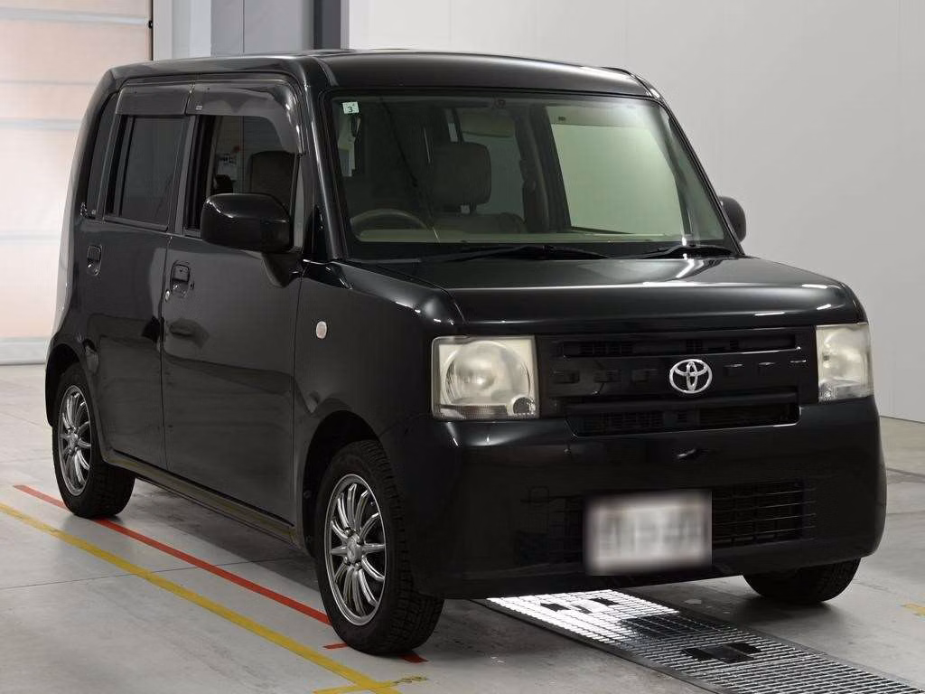 TOYOTA PIXIS SPACE