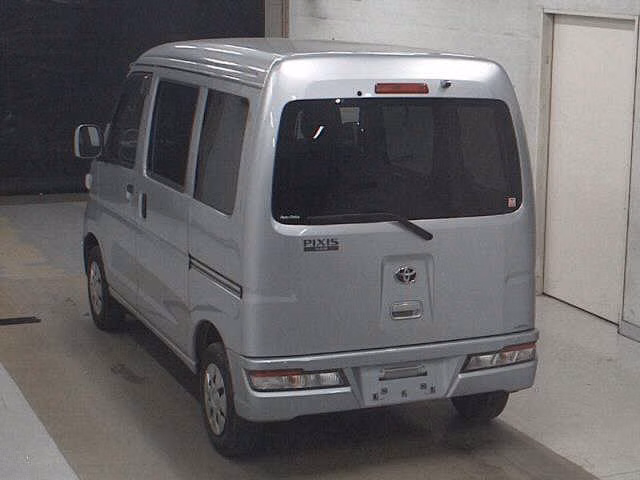 TOYOTA PIXIS VAN