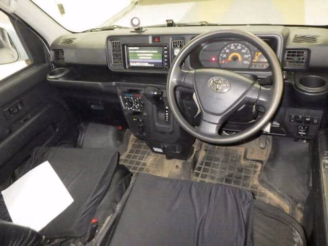 TOYOTA PIXIS VAN