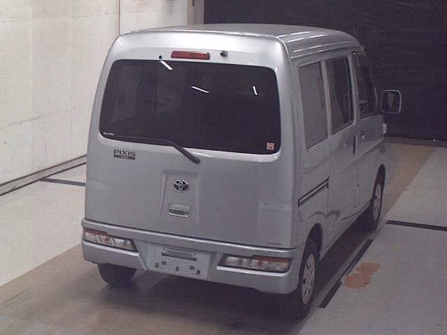 TOYOTA PIXIS VAN