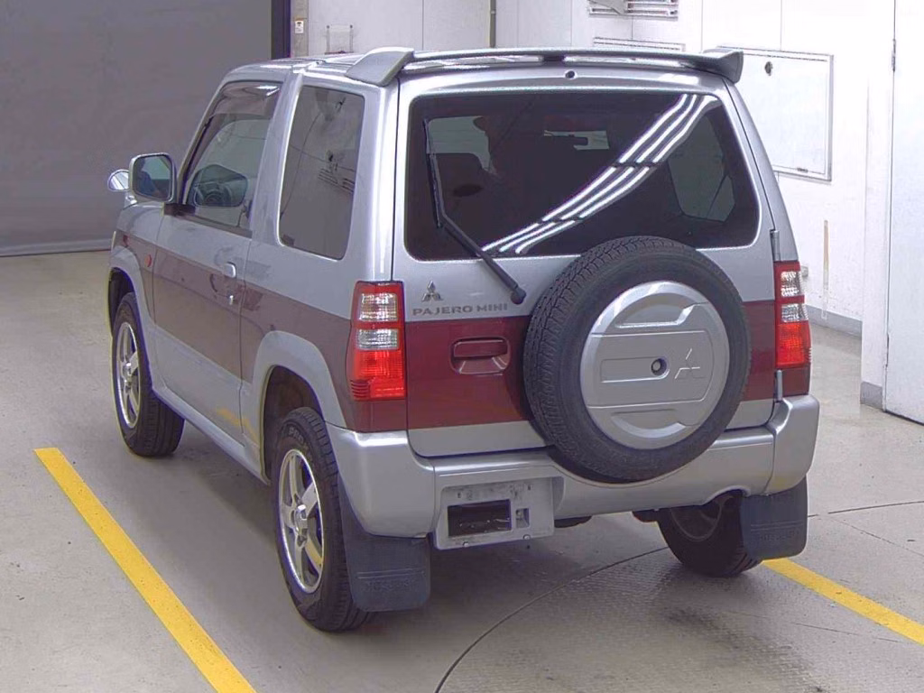 MITSUBISHI PAJERO MINI