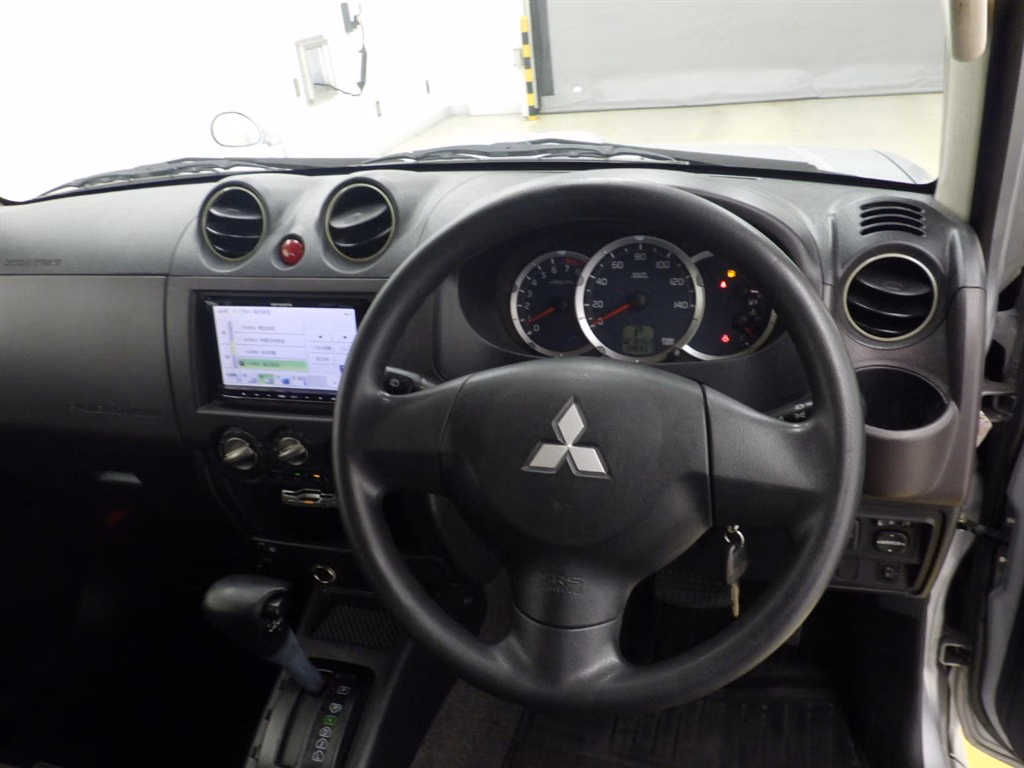 MITSUBISHI PAJERO MINI
