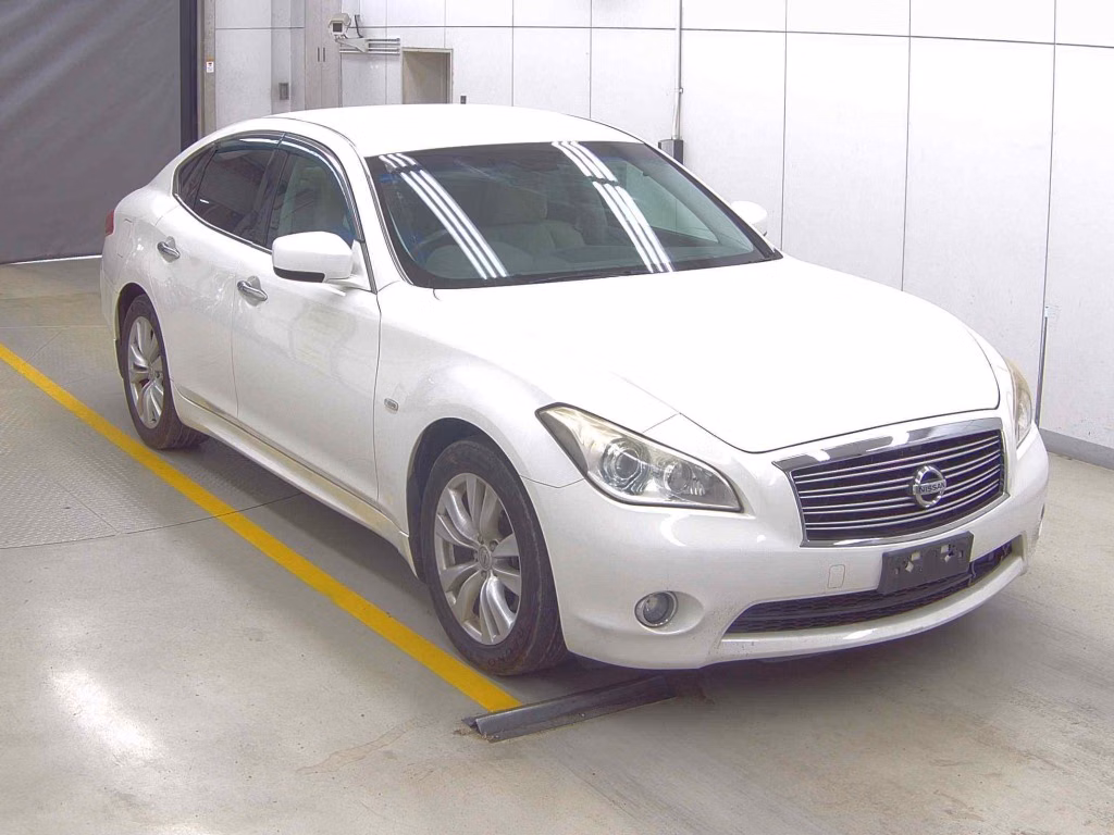 NISSAN FUGA