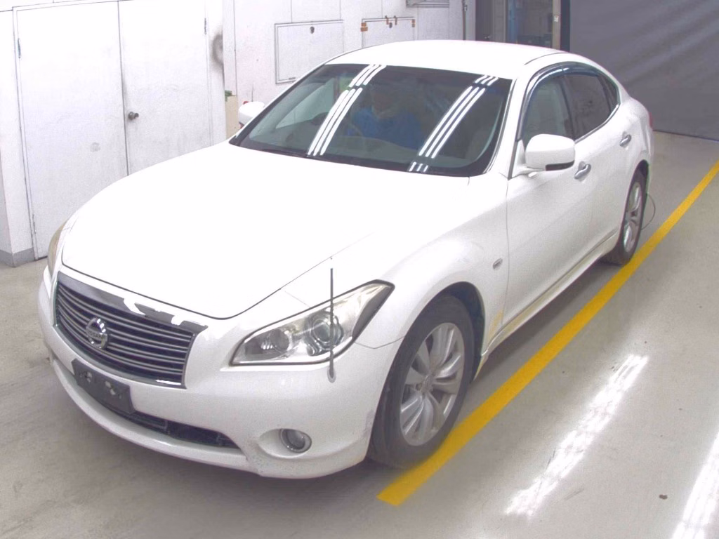 NISSAN FUGA