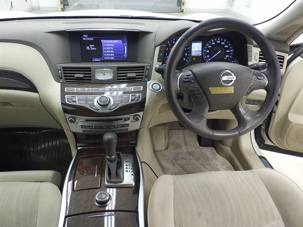 NISSAN FUGA