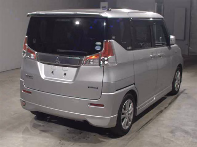 MITSUBISHI DELICA D:2