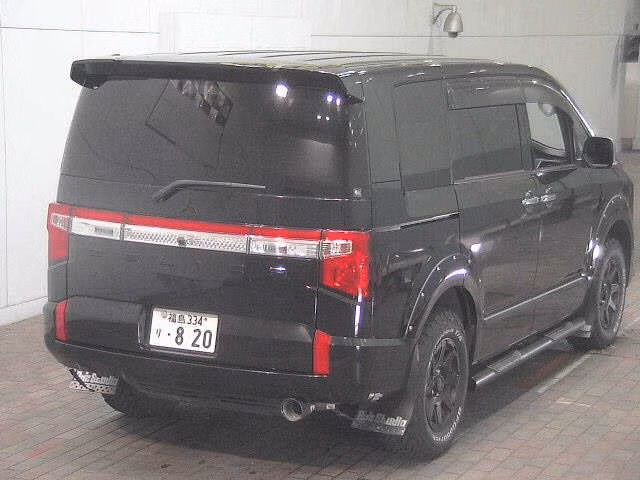 MITSUBISHI DELICA D:5