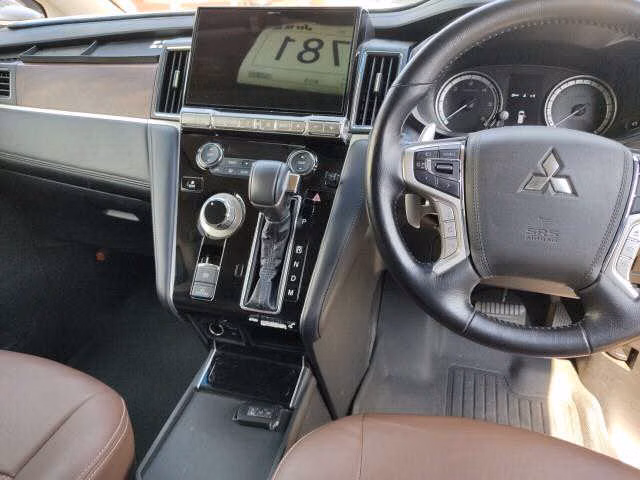 MITSUBISHI DELICA D:5